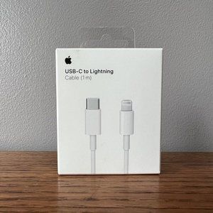 USB-C to Lightning cable & USB-C Power Adapter